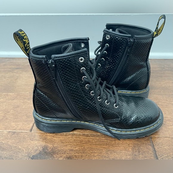Dr. Martens 1460-J Emboss Reptile Lace-Up Zipper Black Boots Youth Size 4 - Picture 5 of 11